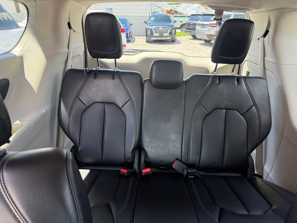 2020 Chrysler Voyager Image 29