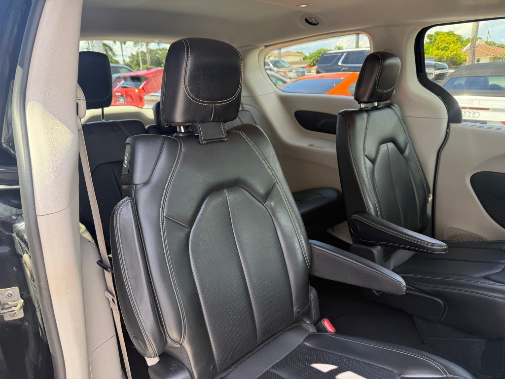 2020 Chrysler Voyager Image 31