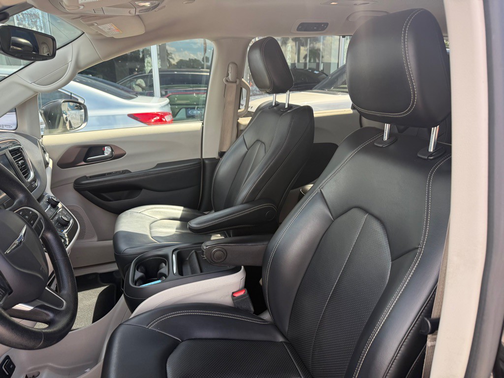 2020 Chrysler Voyager Image 32