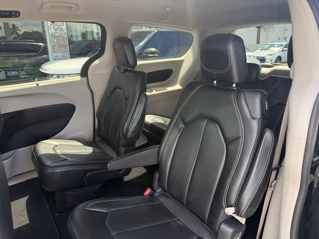 2020 Chrysler Voyager Image 33