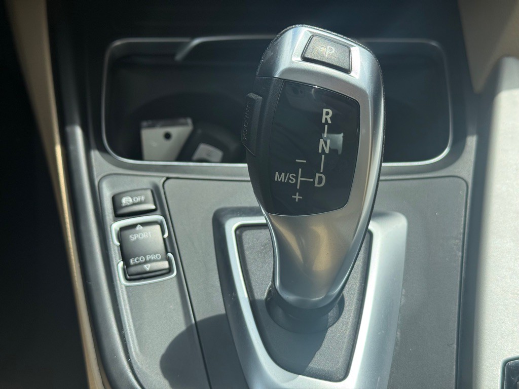 2018 BMW 3 Series Image 21
