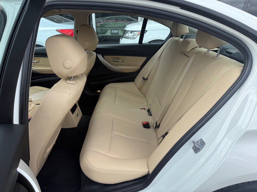 2018 BMW 3 Series Image 27