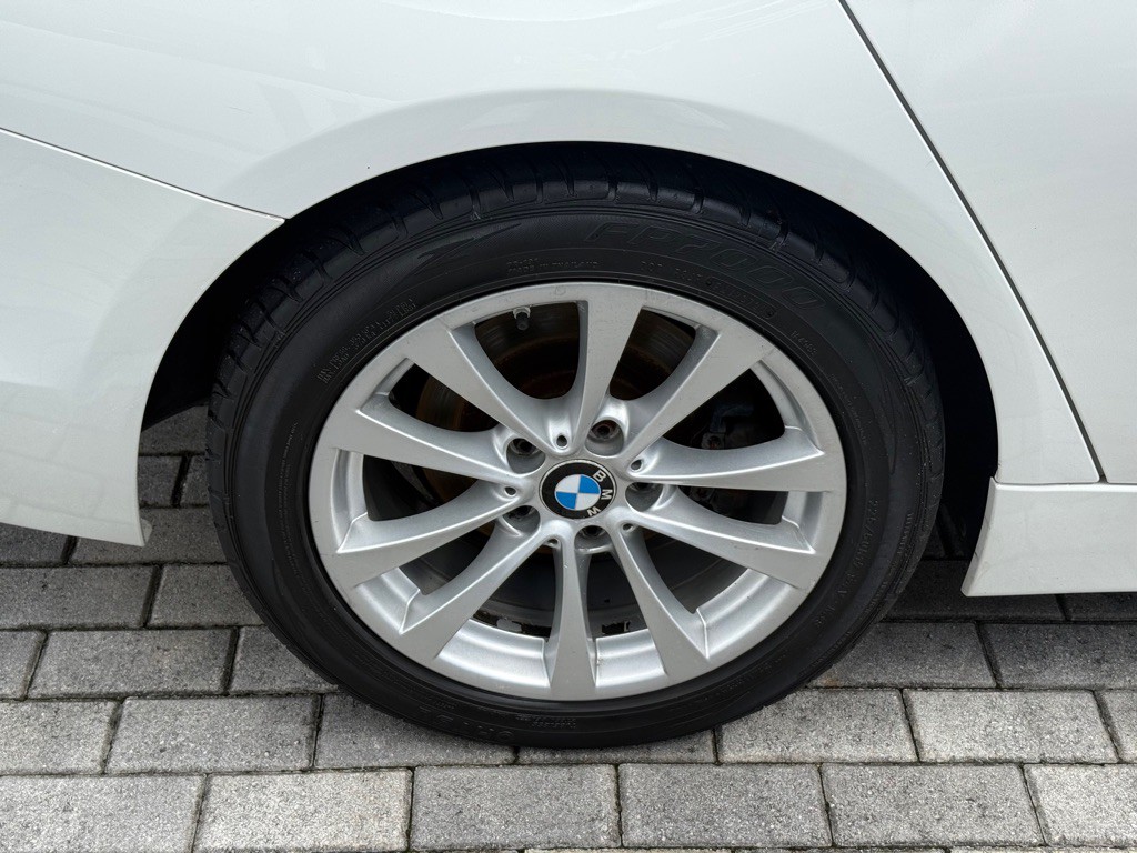 2018 BMW 3 Series Image 33