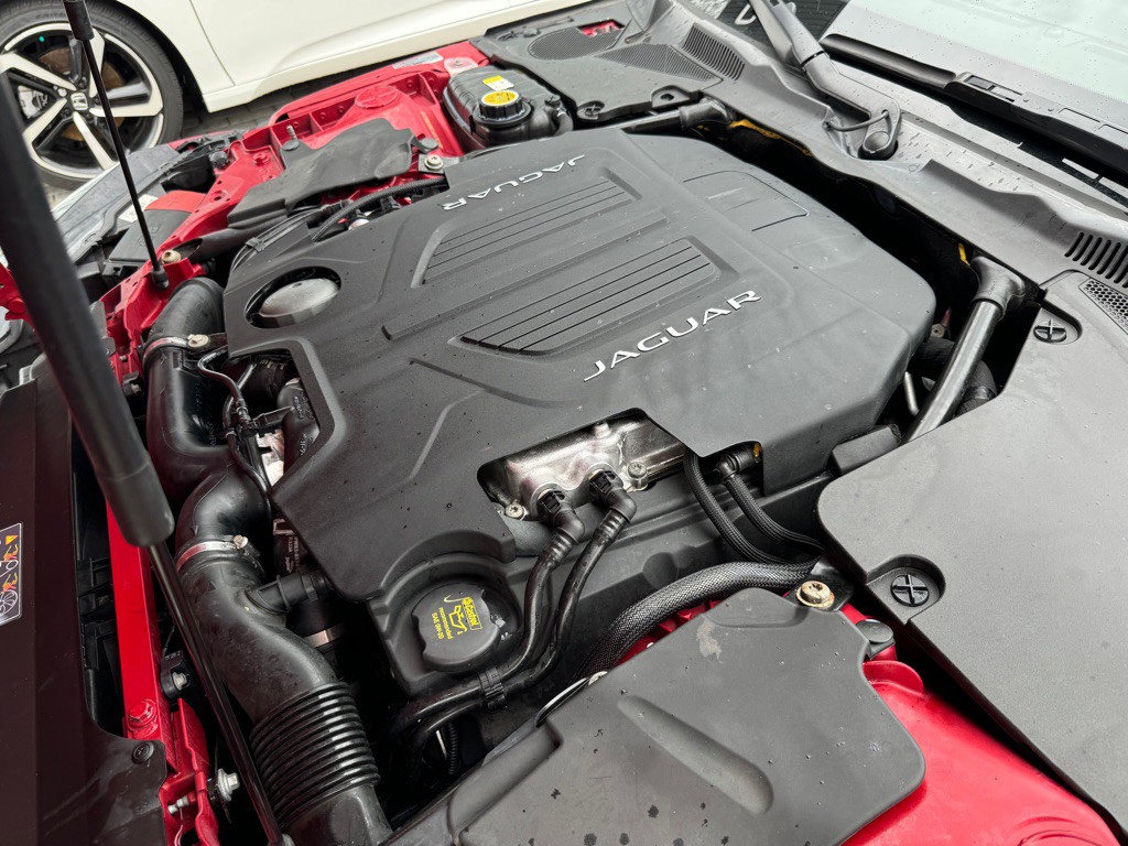 2016 Jaguar F-TYPE Image 20