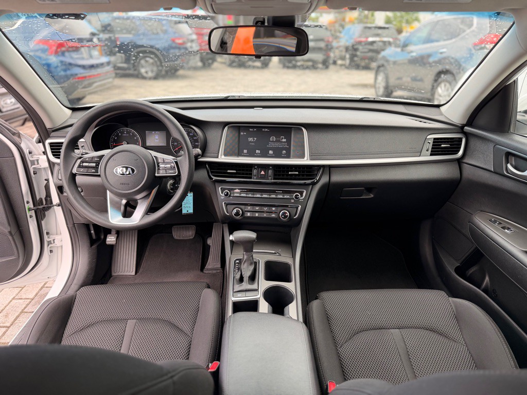 2020 Kia Optima Image 10