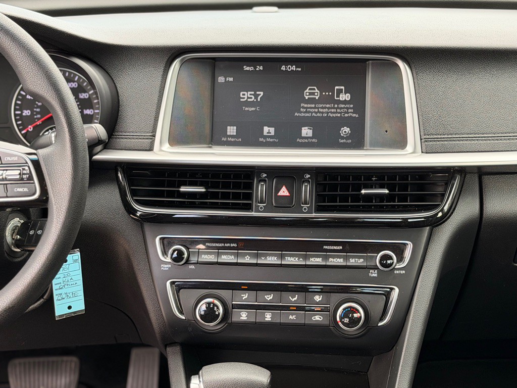 2020 Kia Optima Image 14