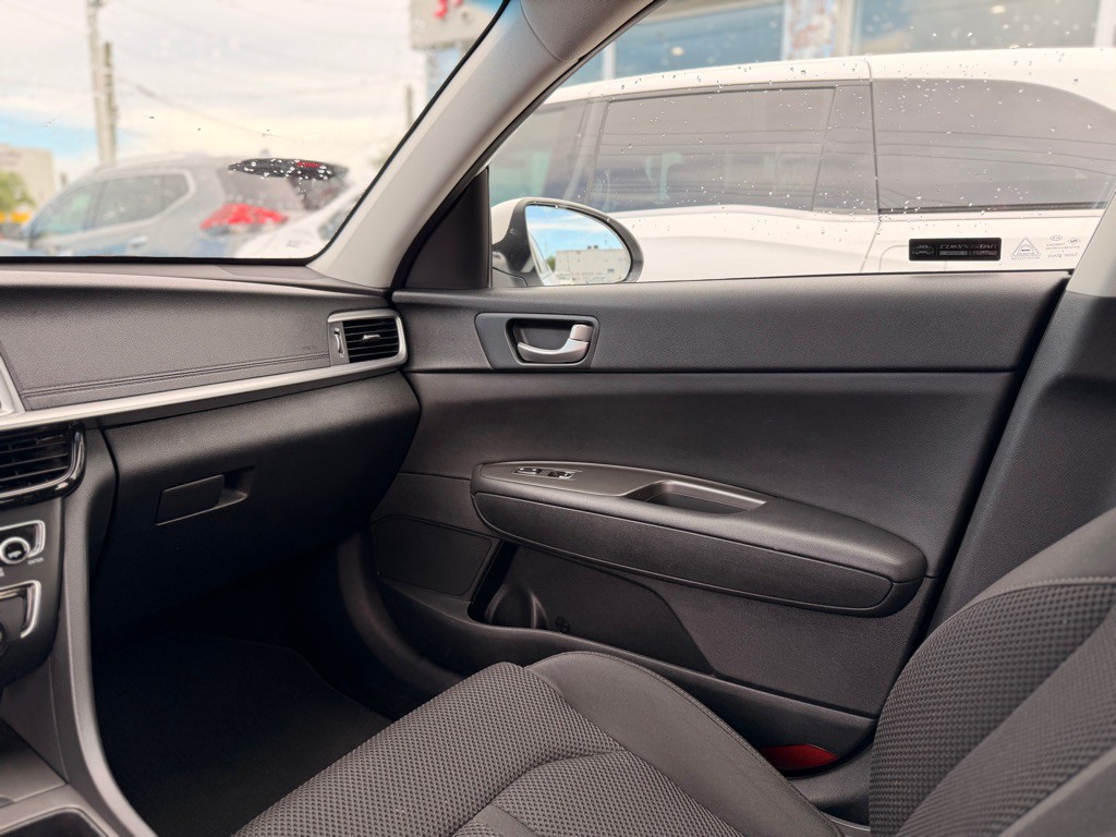 2020 Kia Optima Image 17