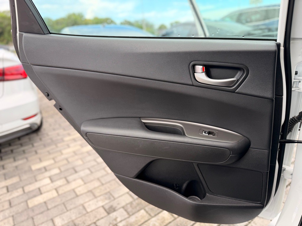 2020 Kia Optima Image 19