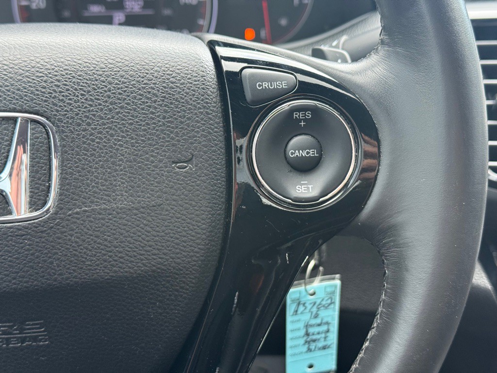 2016 Honda Accord Image 18