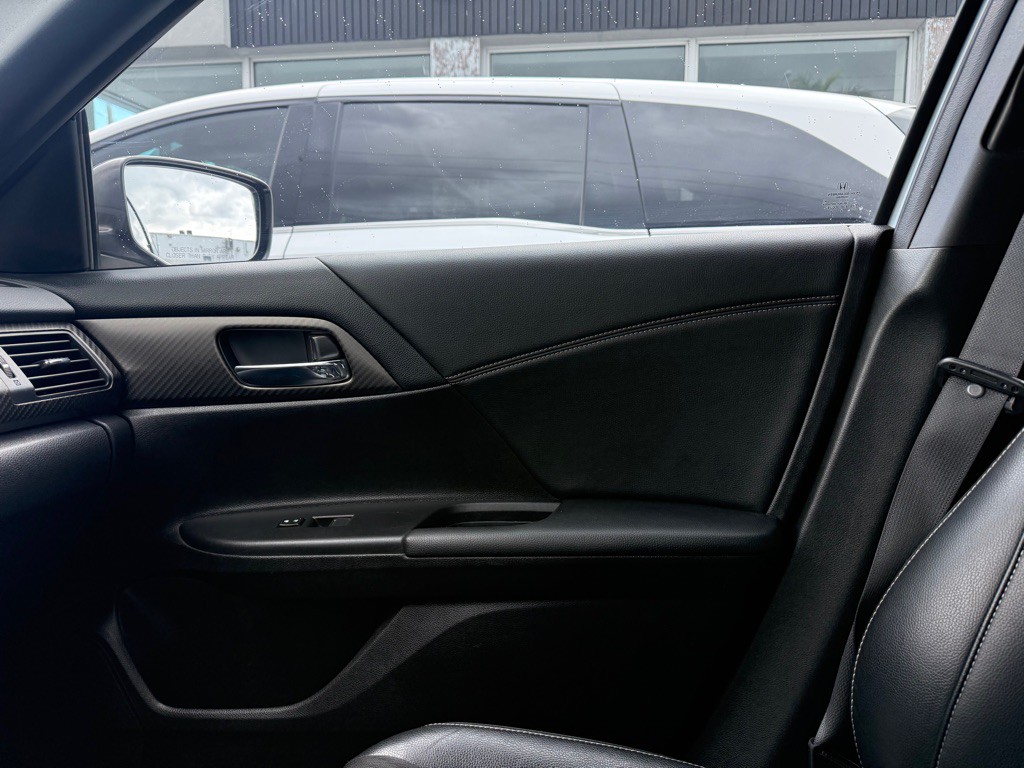 2016 Honda Accord Image 26