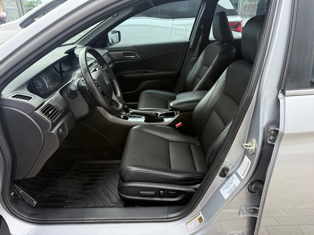 2016 Honda Accord Image 28