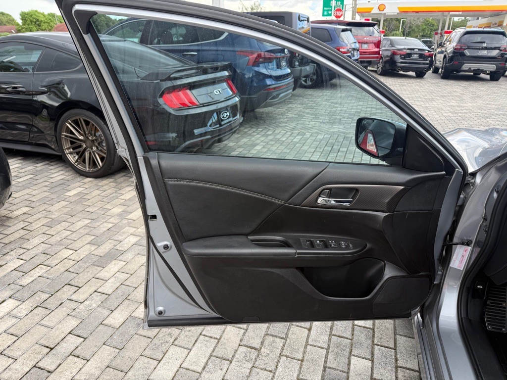 2016 Honda Accord Image 37