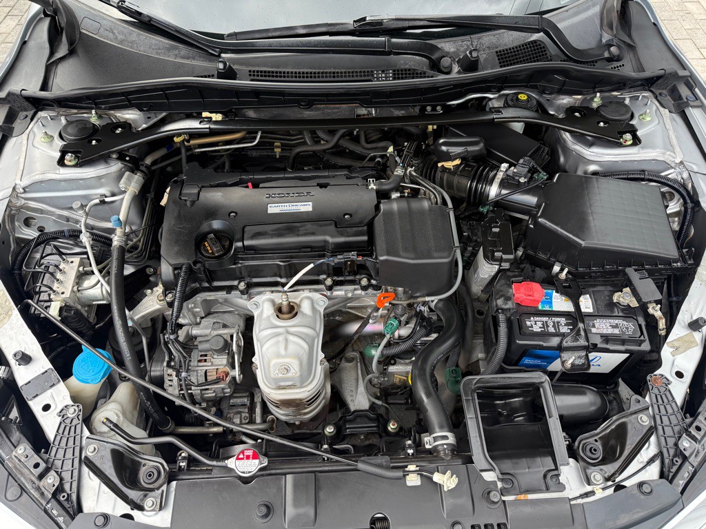 2016 Honda Accord Image 40