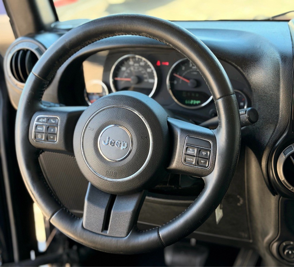 2015 Jeep Wrangler Image 12