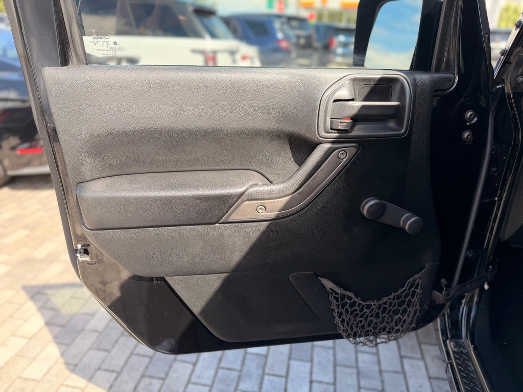 2016 Jeep Wrangler Image 11