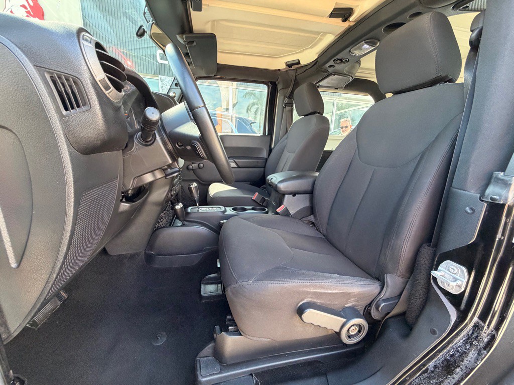 2016 Jeep Wrangler Image 12