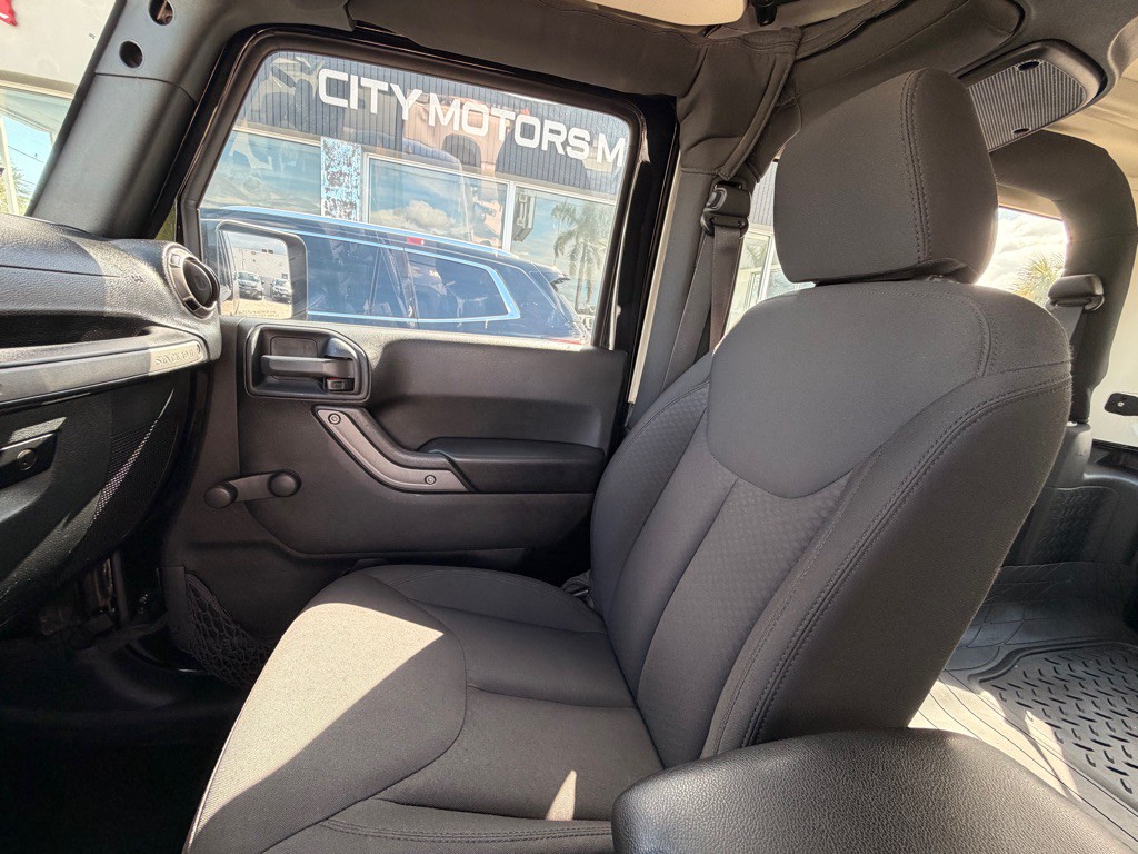 2016 Jeep Wrangler Image 19