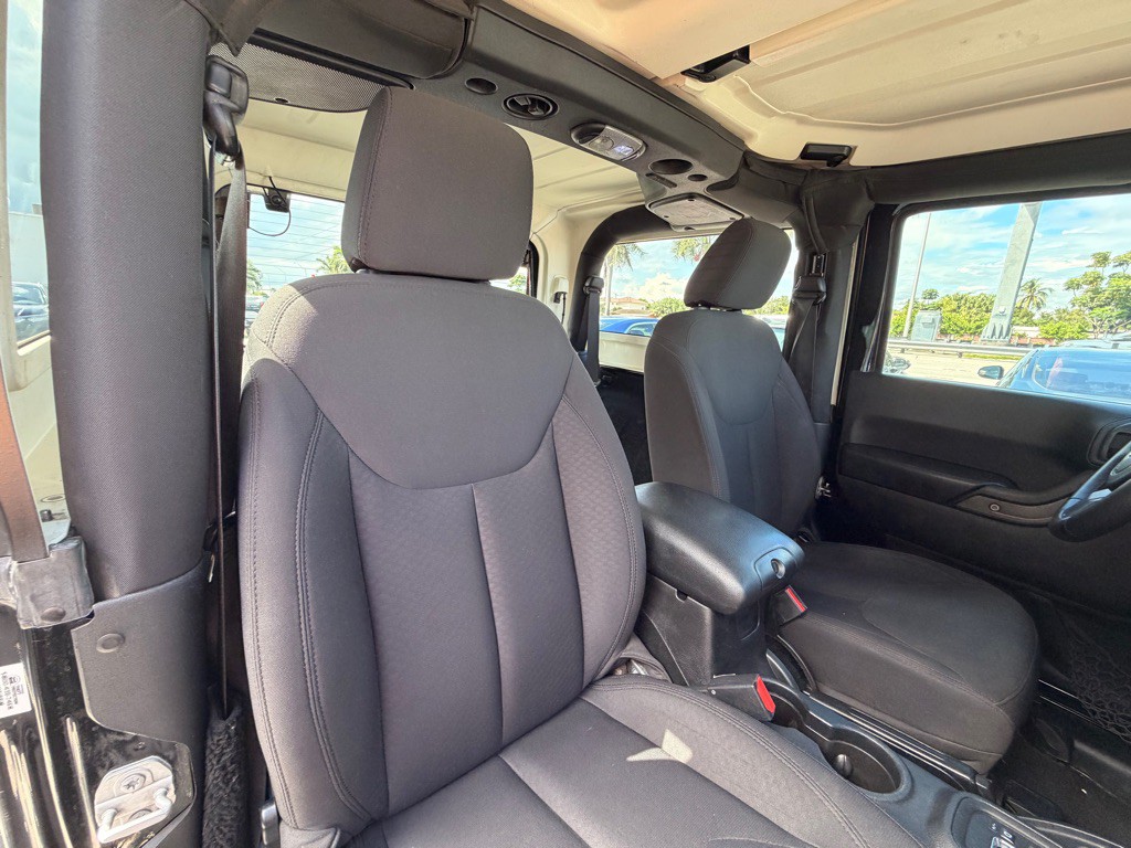 2016 Jeep Wrangler Image 21