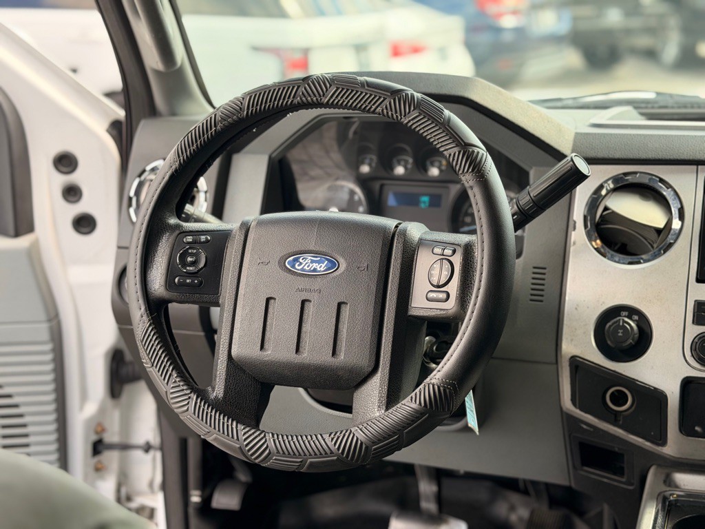 2011 Ford F-250 Image 13