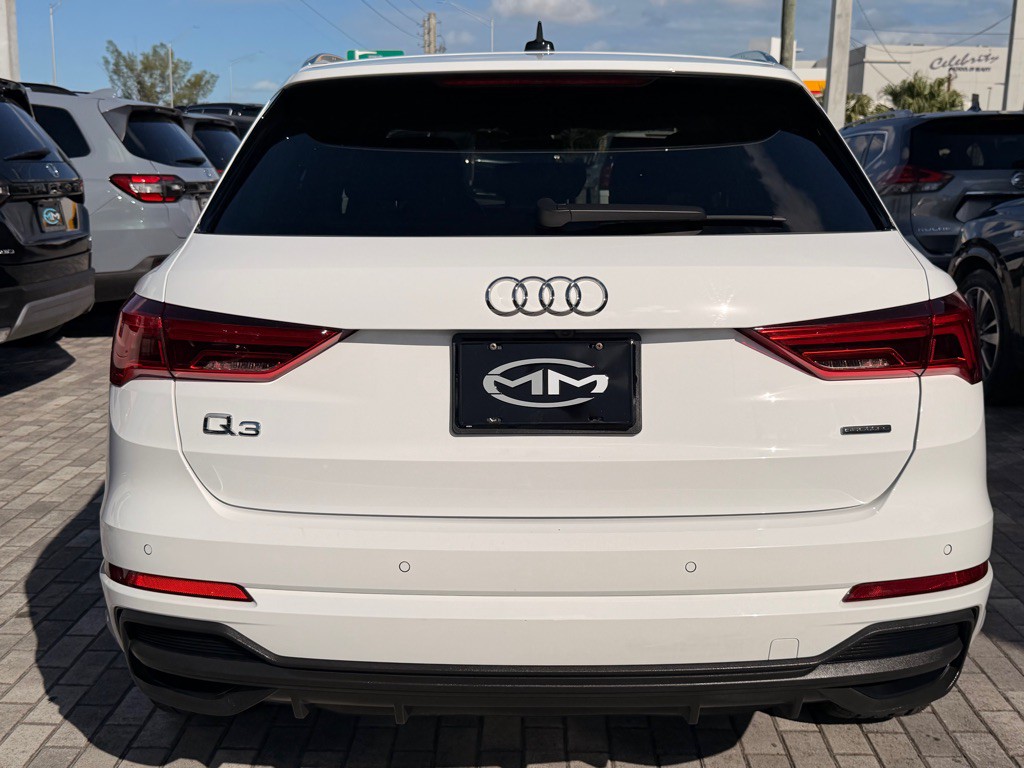 2024 Audi Q3 Image 7