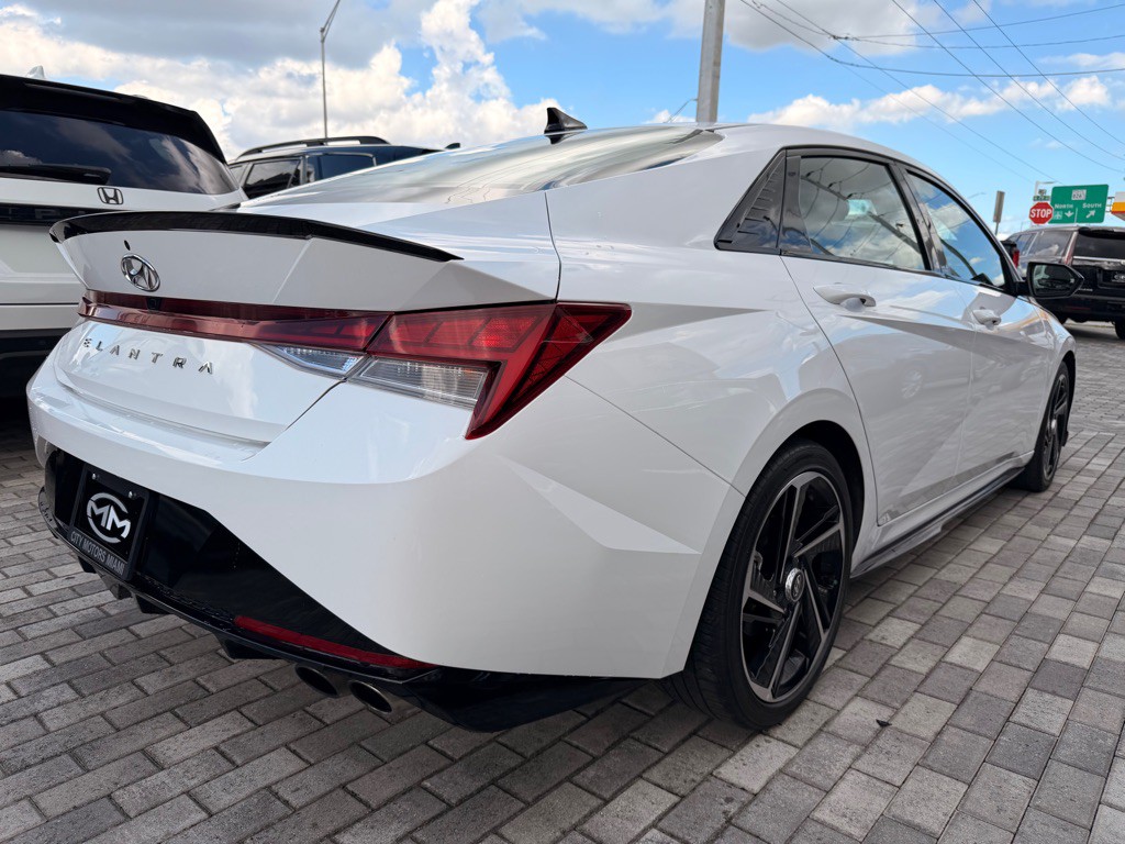 2023 Hyundai Elantra Image 10