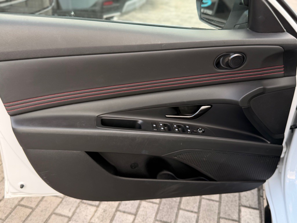 2023 Hyundai Elantra Image 11