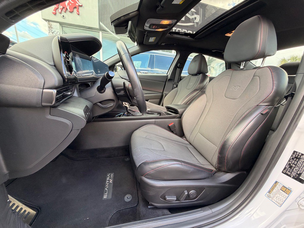 2023 Hyundai Elantra Image 12