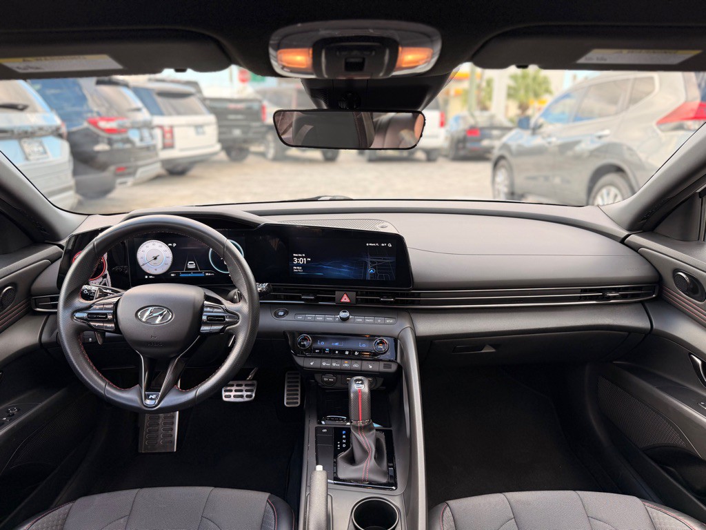 2023 Hyundai Elantra Image 13