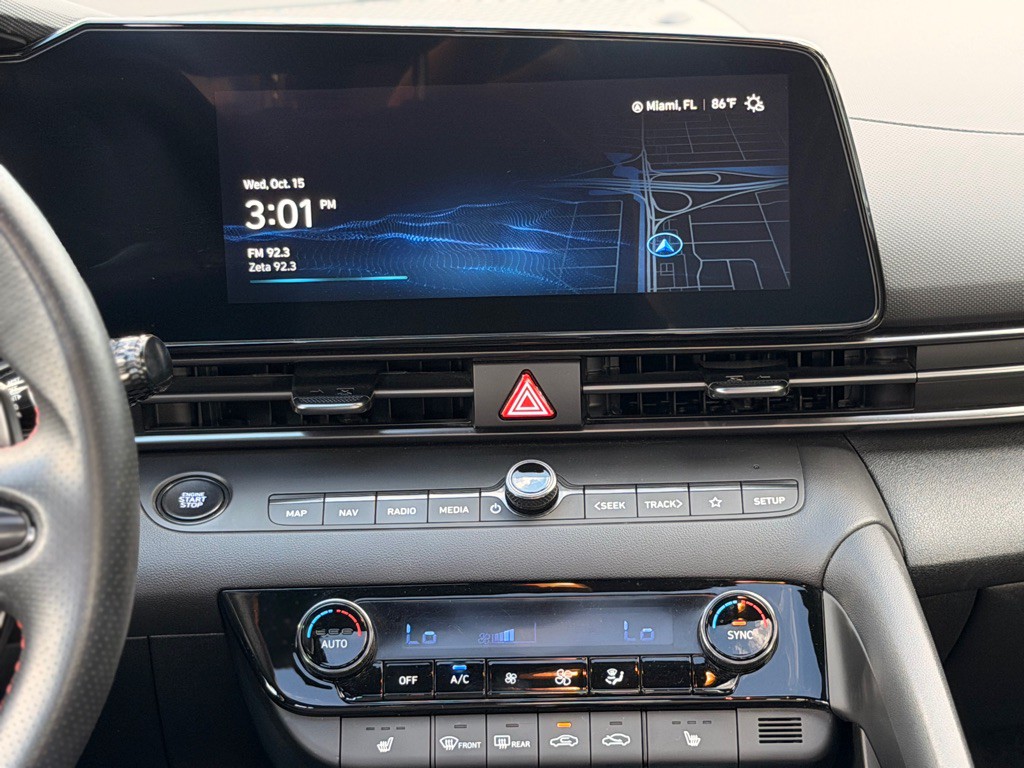 2023 Hyundai Elantra Image 17