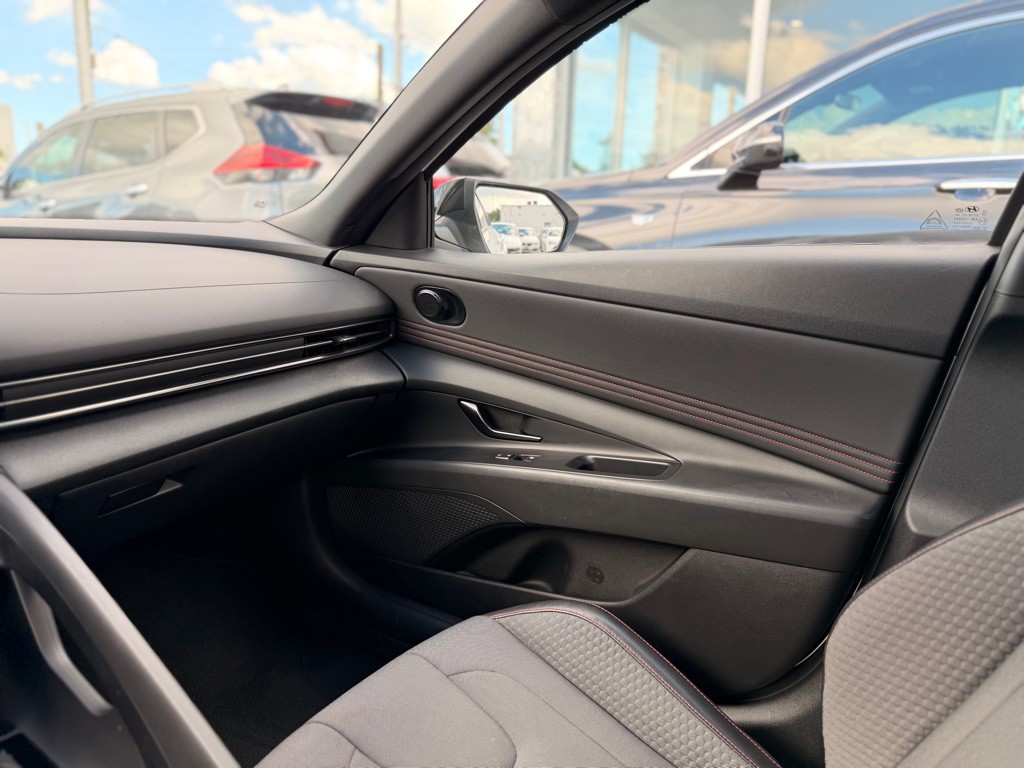 2023 Hyundai Elantra Image 22