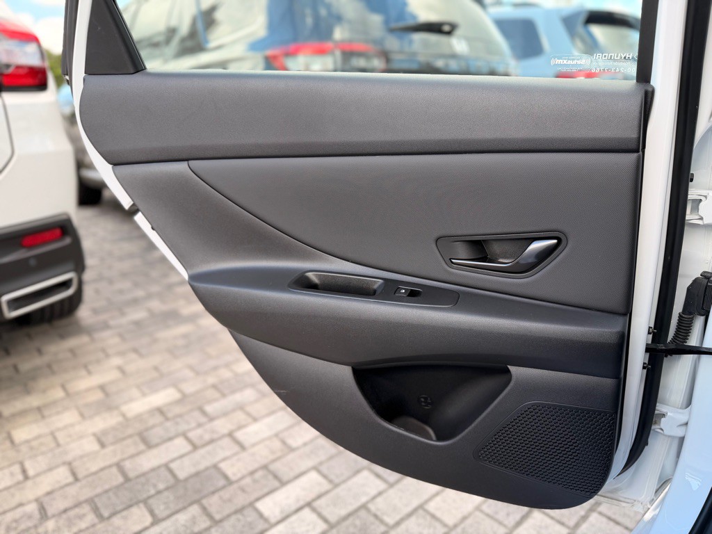 2023 Hyundai Elantra Image 24