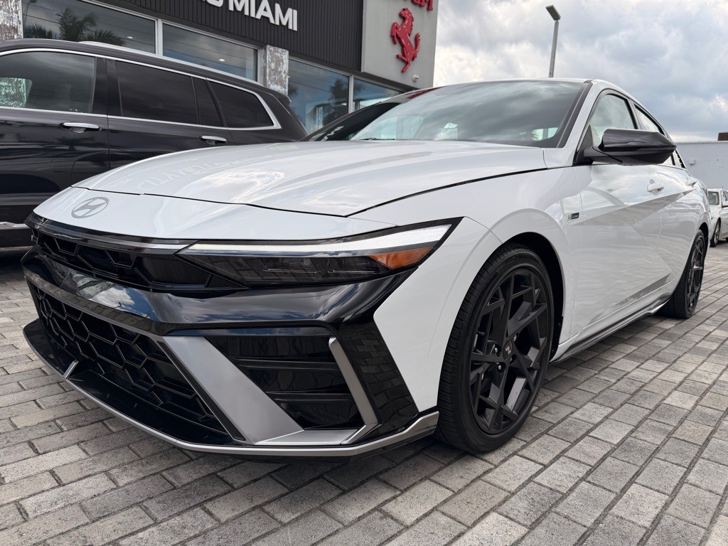 2025 Hyundai Elantra Image 4
