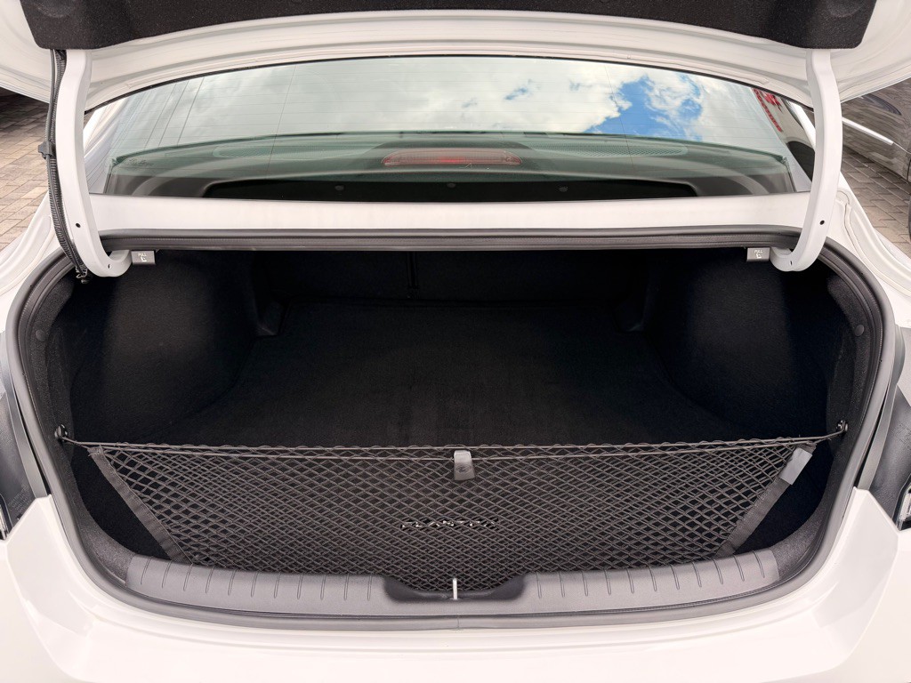 2025 Hyundai Elantra Image 9