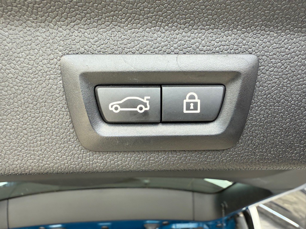 2022 MINI Cooper Image 9