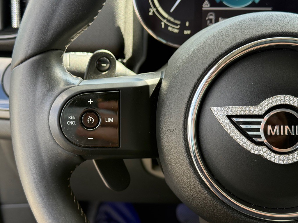 2022 MINI Cooper Image 15