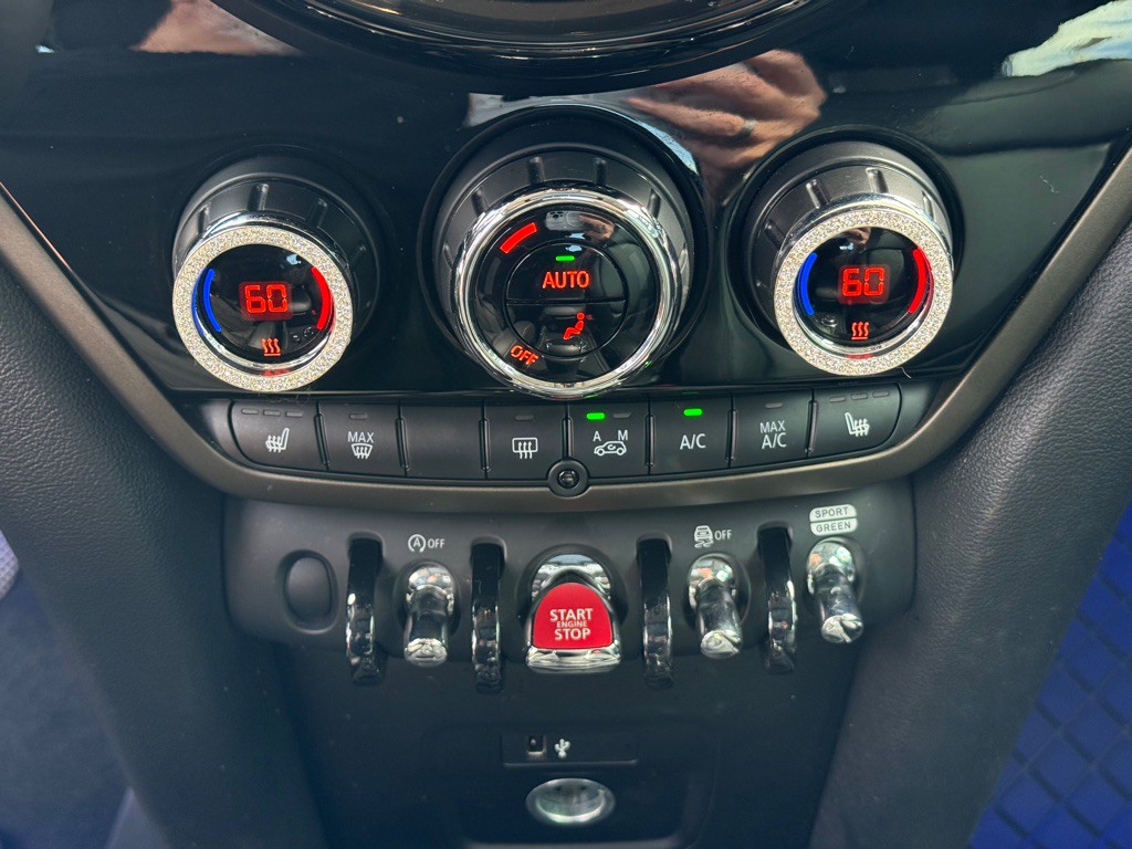 2022 MINI Cooper Image 21