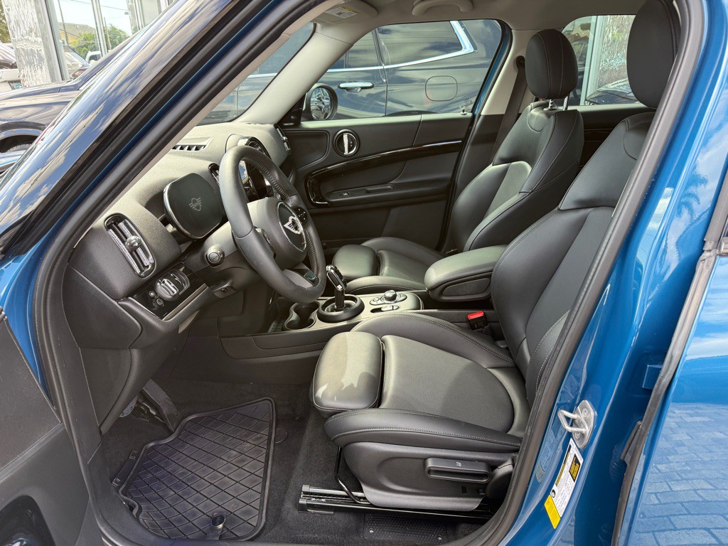 2022 MINI Cooper Image 26