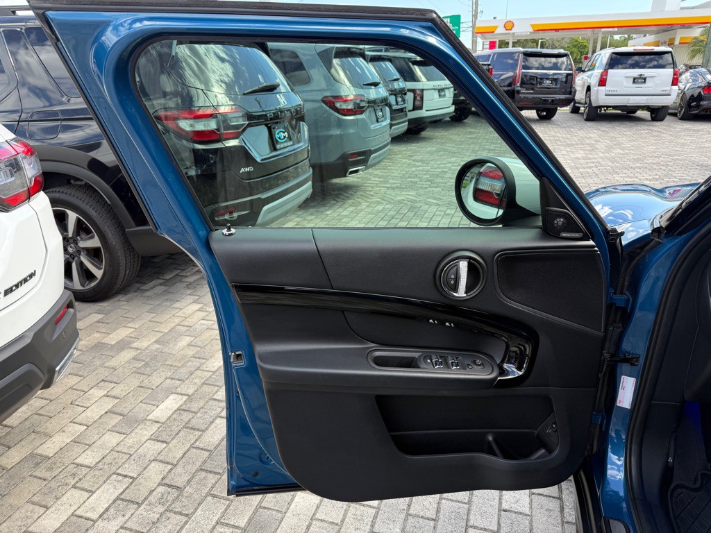 2022 MINI Cooper Image 35