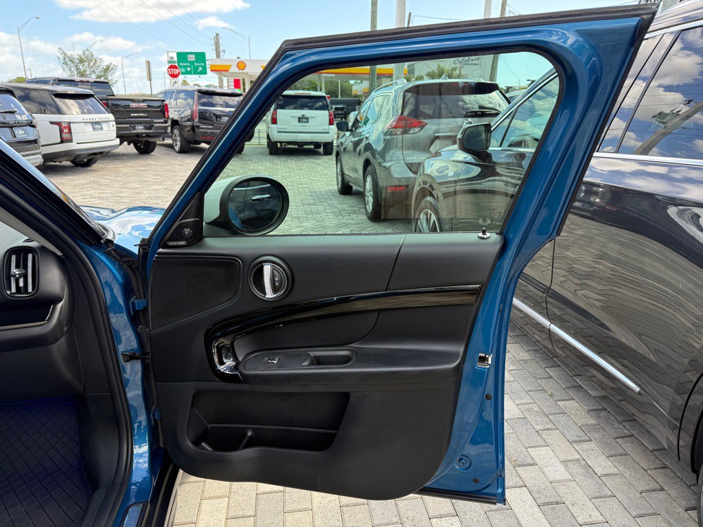 2022 MINI Cooper Image 36