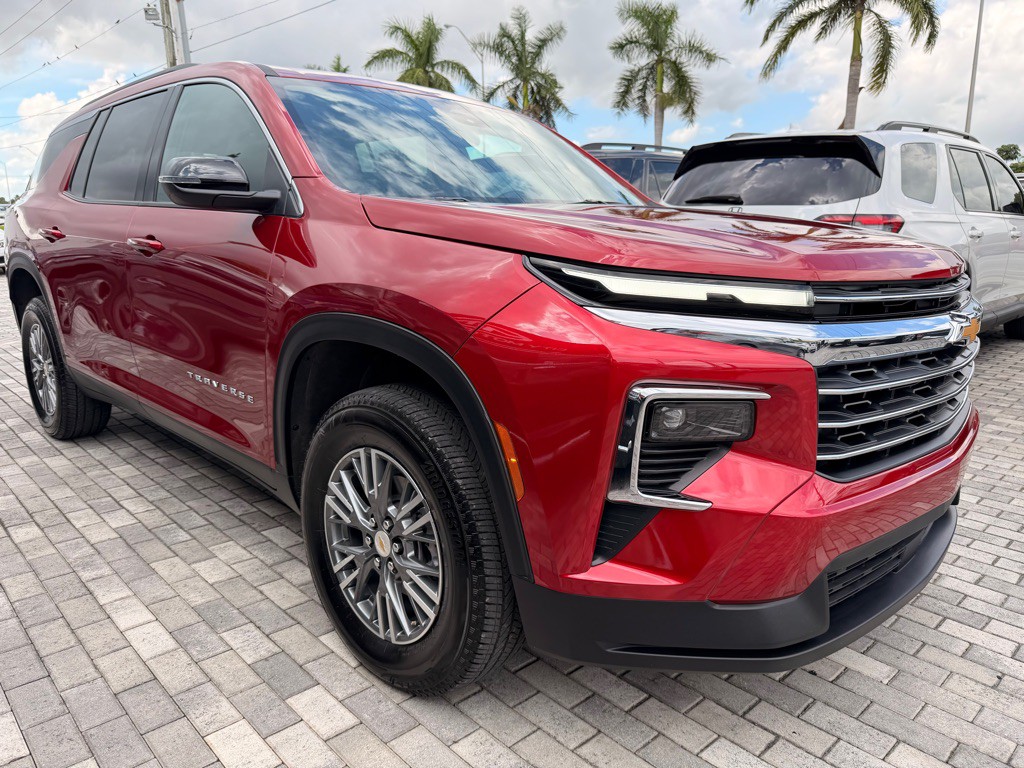2025 Chevrolet Traverse Image 1