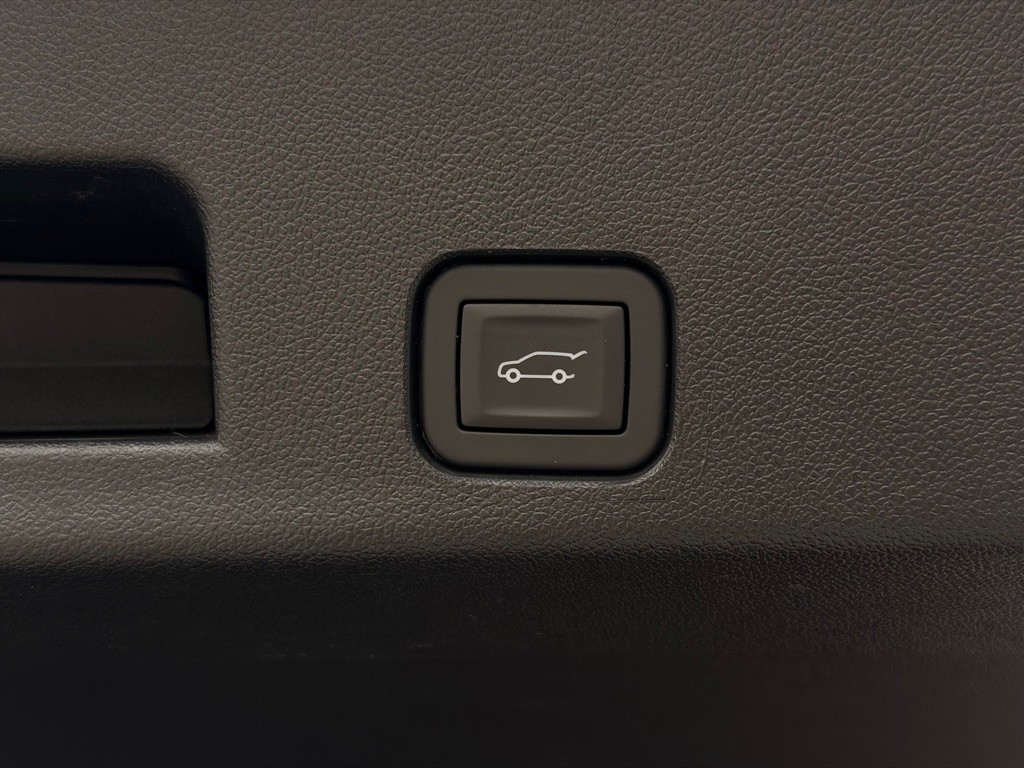 2025 Chevrolet Traverse Image 9