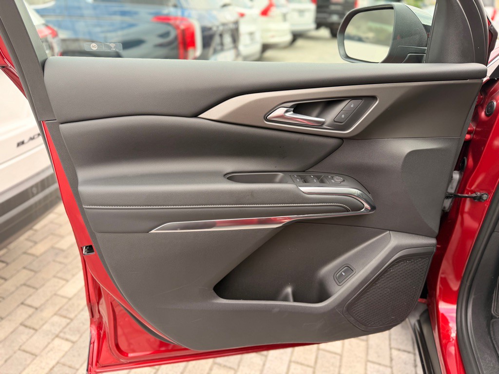 2025 Chevrolet Traverse Image 11