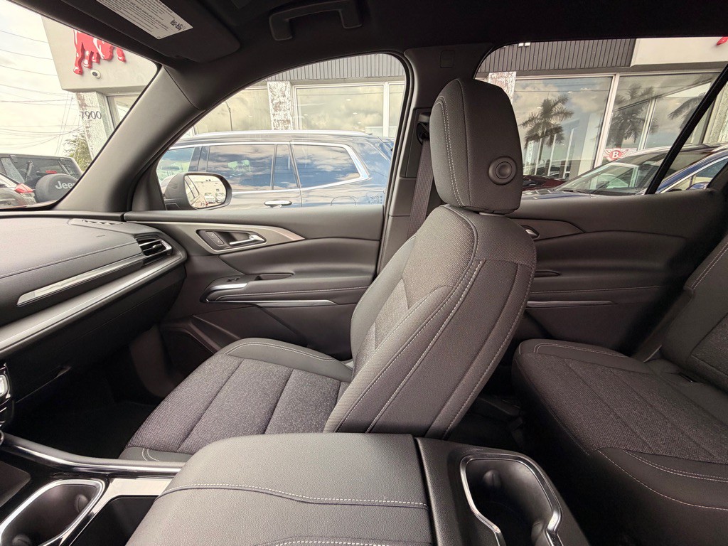 2025 Chevrolet Traverse Image 20