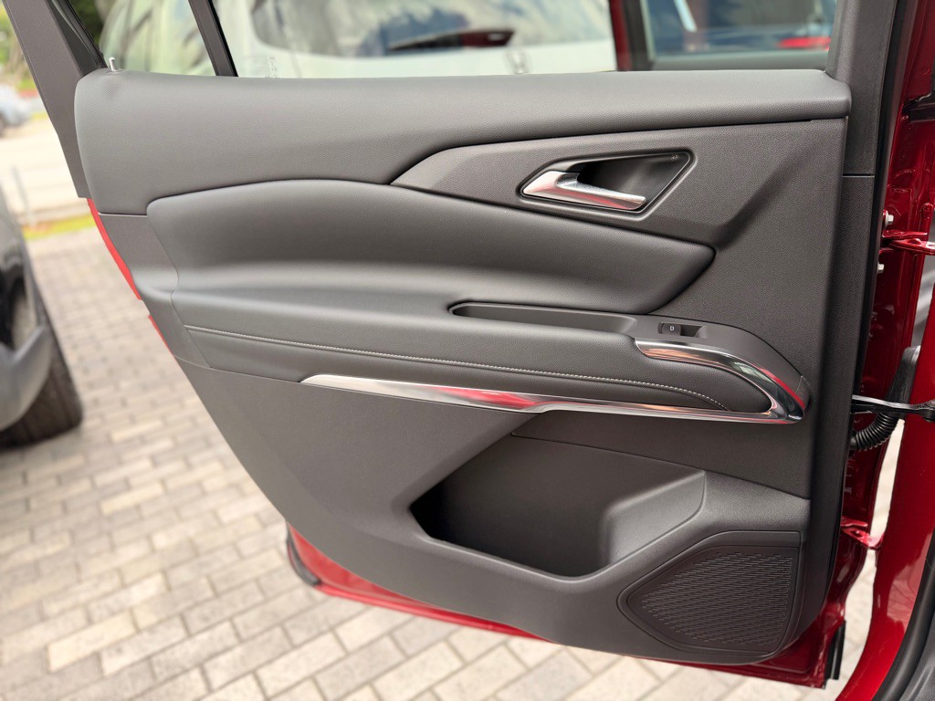 2025 Chevrolet Traverse Image 21