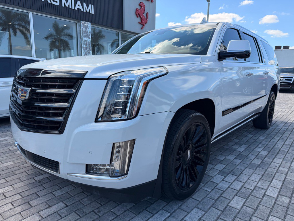 2016 Cadillac Escalade Image 3