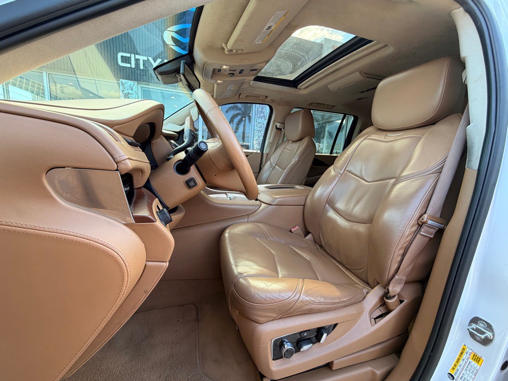 2016 Cadillac Escalade Image 11