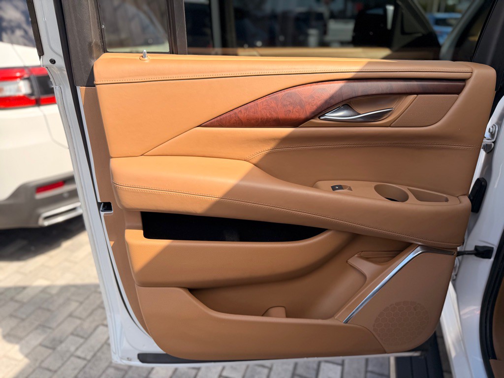 2016 Cadillac Escalade Image 20