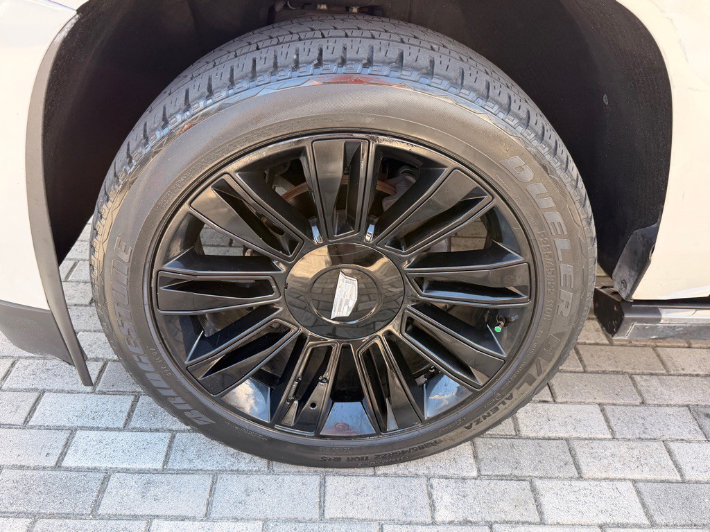 2016 Cadillac Escalade Image 24