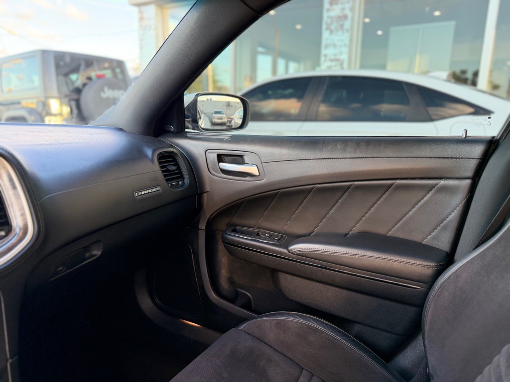 2020 Dodge Charger Image 18