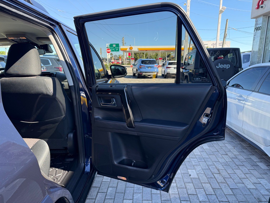 2023 Toyota 4Runner Image 39